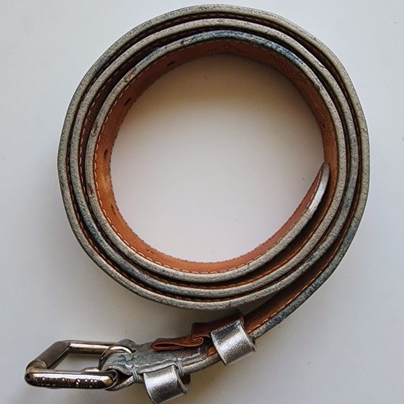 LOUIS VUITTON - AUTHENTIC LV METALLIC SILVER LEATHER PERFORATED MAHINA BELT - Picture 4 of 15